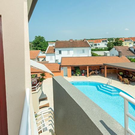 Apartment Complex Irena With Pool Poreč Buitenkant foto