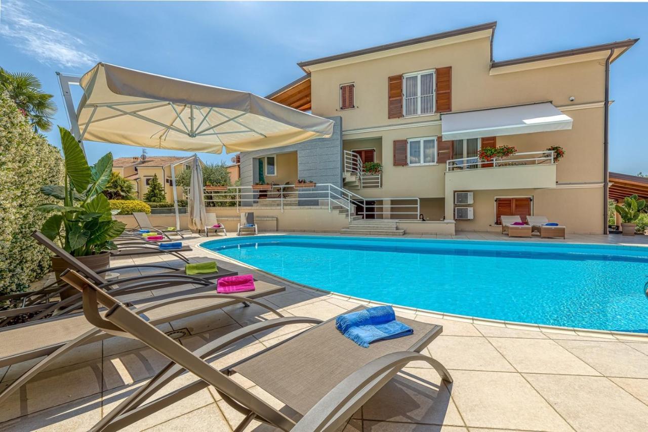 Apartment Complex Irena With Pool Poreč Buitenkant foto