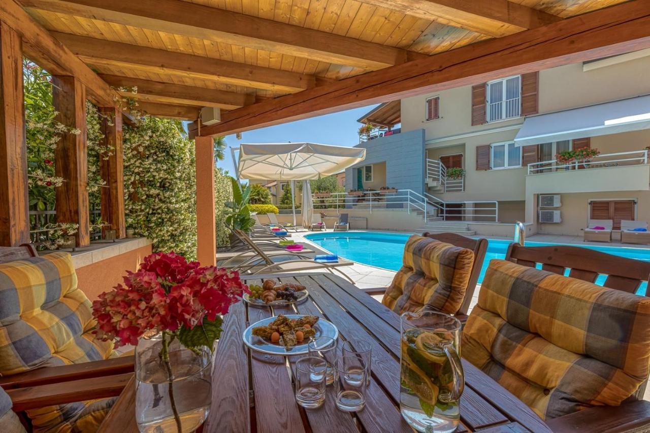 Apartment Complex Irena With Pool Poreč Buitenkant foto