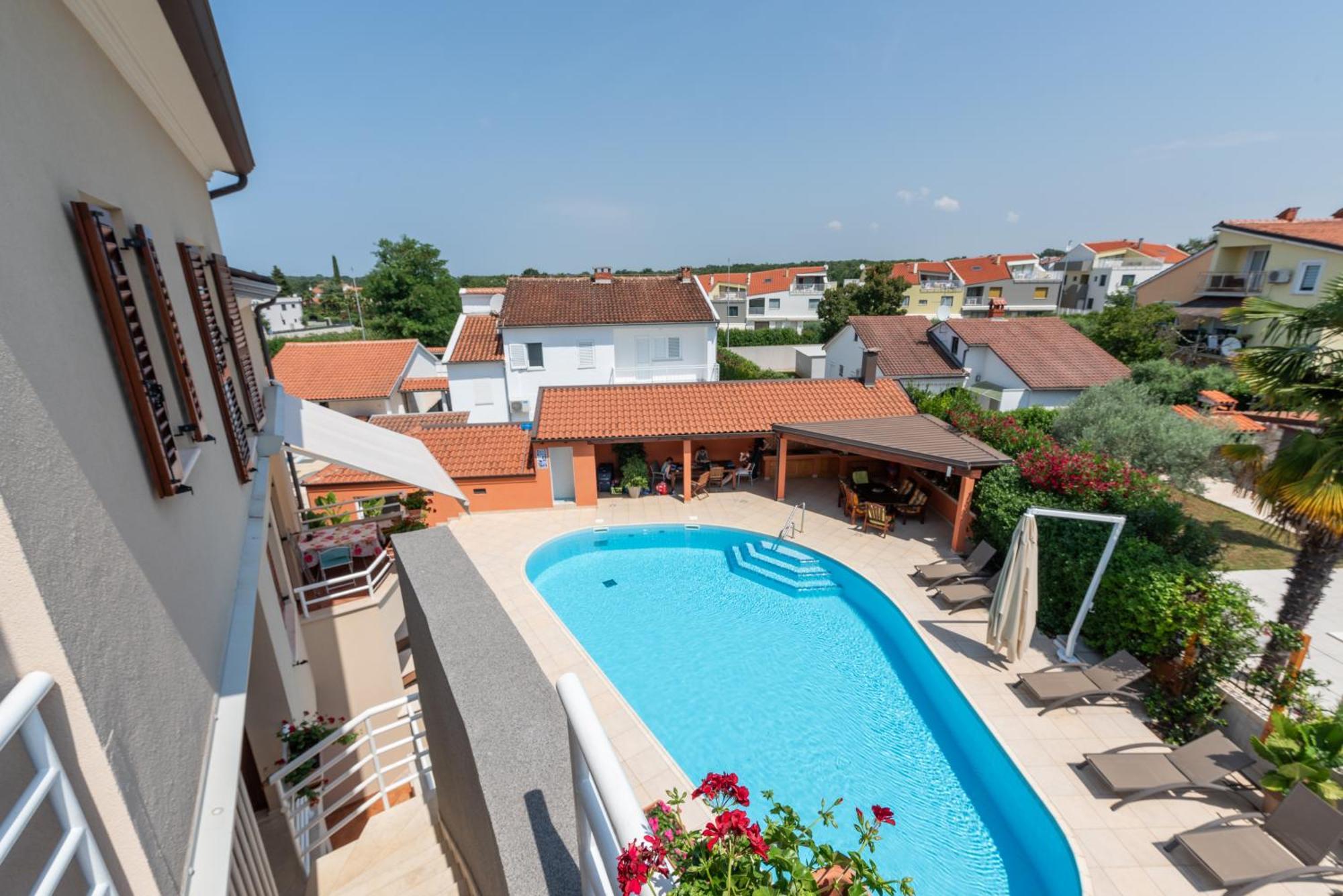 Apartment Complex Irena With Pool Poreč Buitenkant foto